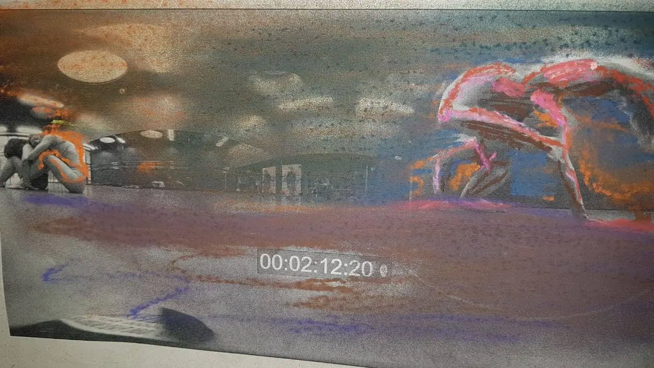 Fotogramma dipinto con acrilico e gesso su una stampa fotografica 360, con il timecode 00:02:12:20